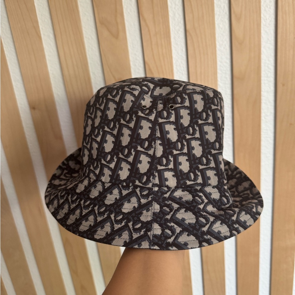 DIOR- Reversible Teddy-D small Brim Bucket Hat-